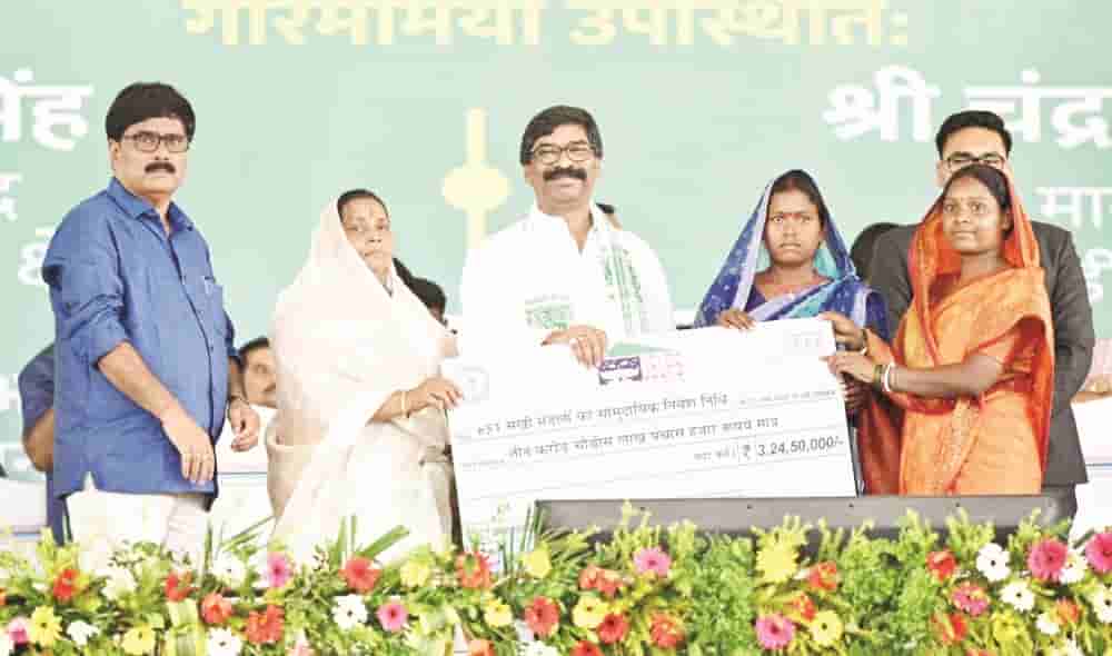 CM Hemant Soren launched Guruji Credit Card Yojana to provide Education Loans of Rs 15 Lakh to Students for Higher Education