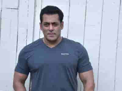 Salman goes shirtless, pitches for 'Swachch, fit Bharat'