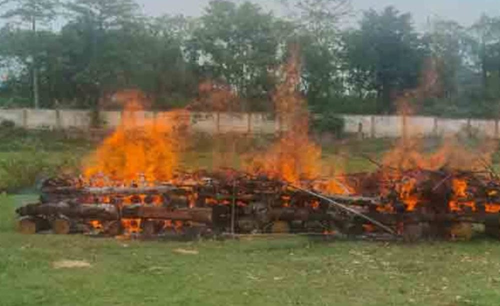 mukti-sanstha-performed-mass-cremation-of-31-unclaimed-dead-bodies