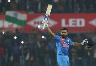 Rohit gives India injury scare, gets hit on thigh during practice