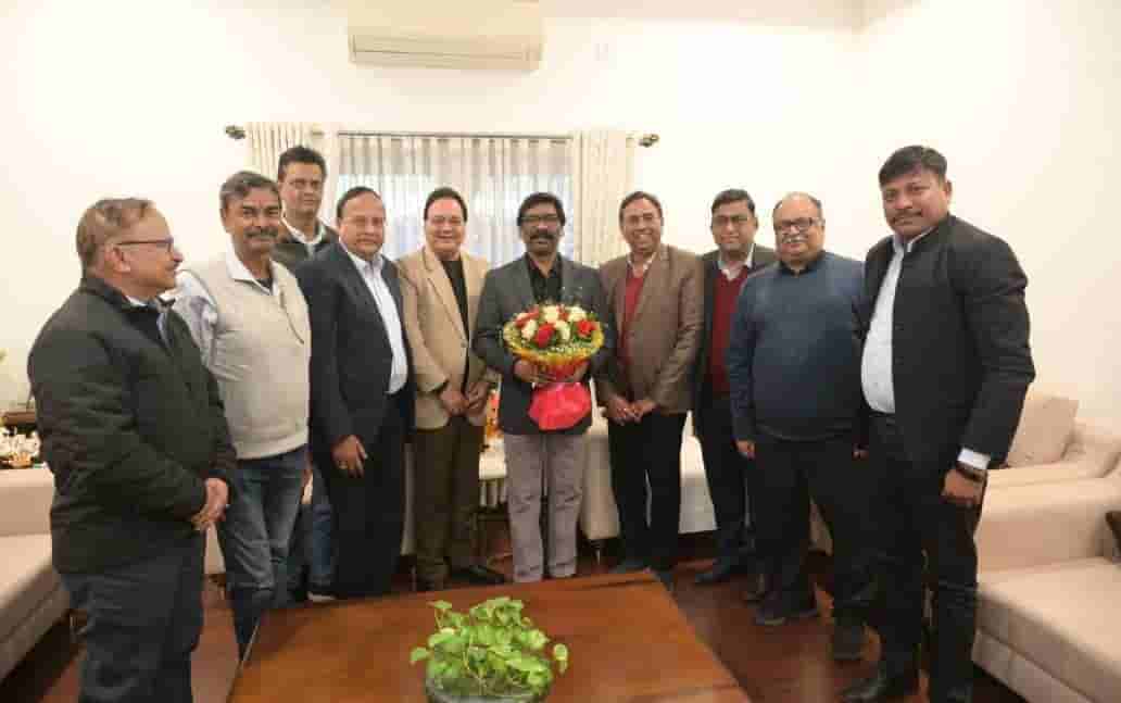 Delegation of Mica traders meet CM