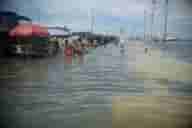 6 dead, hundreds evacuated as floods, landslides hit Indonesia