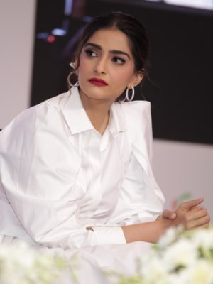 Sonam Kapoor Ahuja plays a visually-impaired key witness to crime in ‘Blind’ trailer