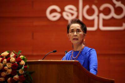 Suu Kyi demands in-person meeting with lawyers