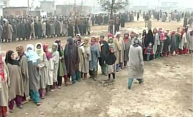Brisk voting in Jammu, poor turnout in valley