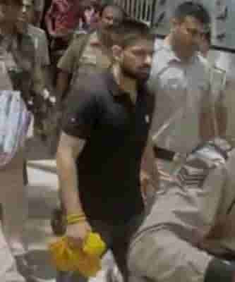Member of Lawrence Bishnoi gang nabbed after exchange of fire in Delhi