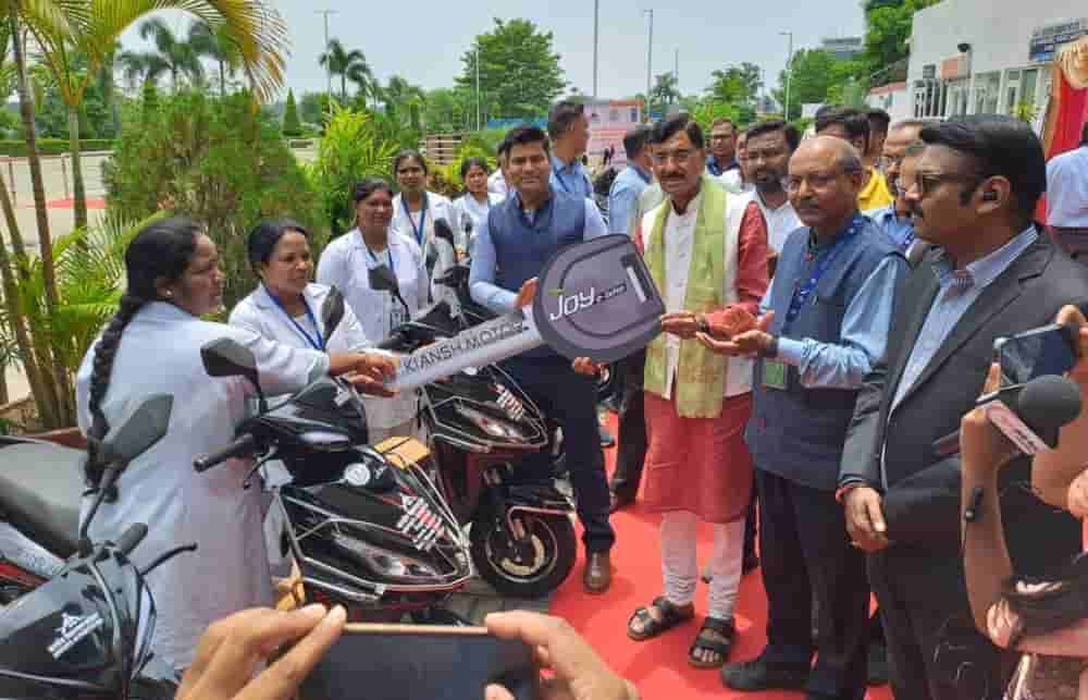 MP Sanjay Seth laid the foundation stone of canopy construction work at a cost of 2.75 crores