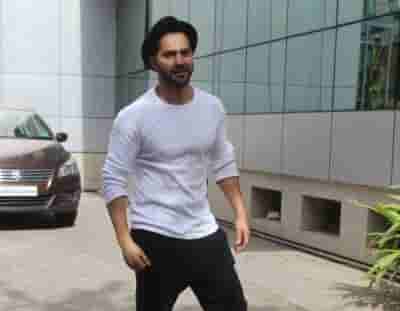 Varun Dhawan performs daring stunt on speed boat