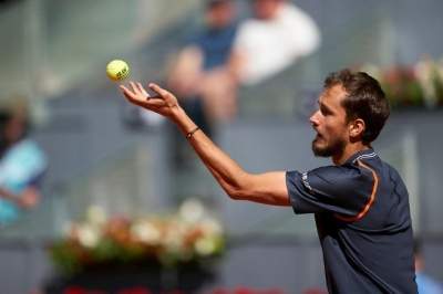 Medvedev moves into ATP Madrid Open last-16 with 300th career win