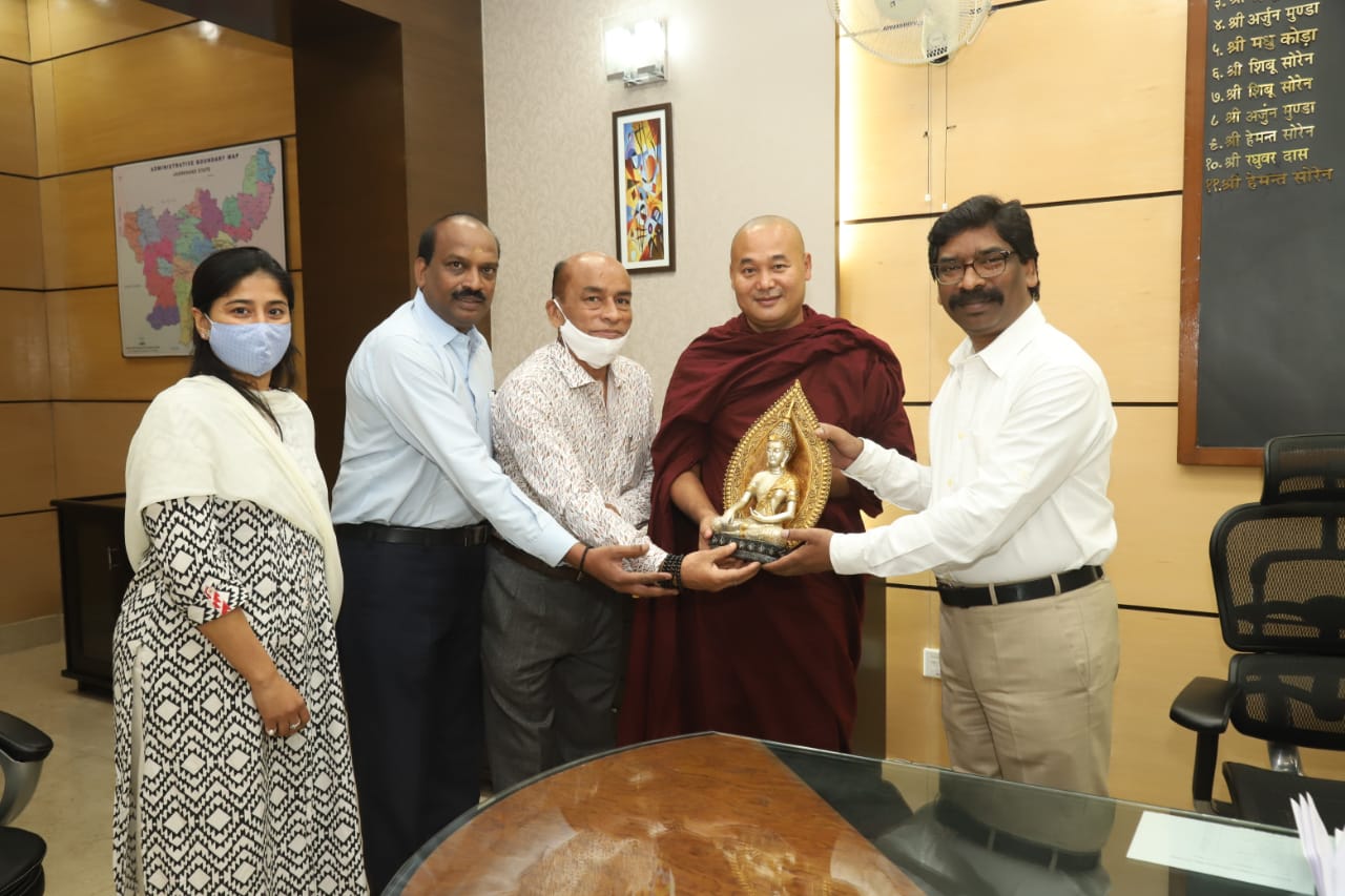 Buddhist delegation meets CM