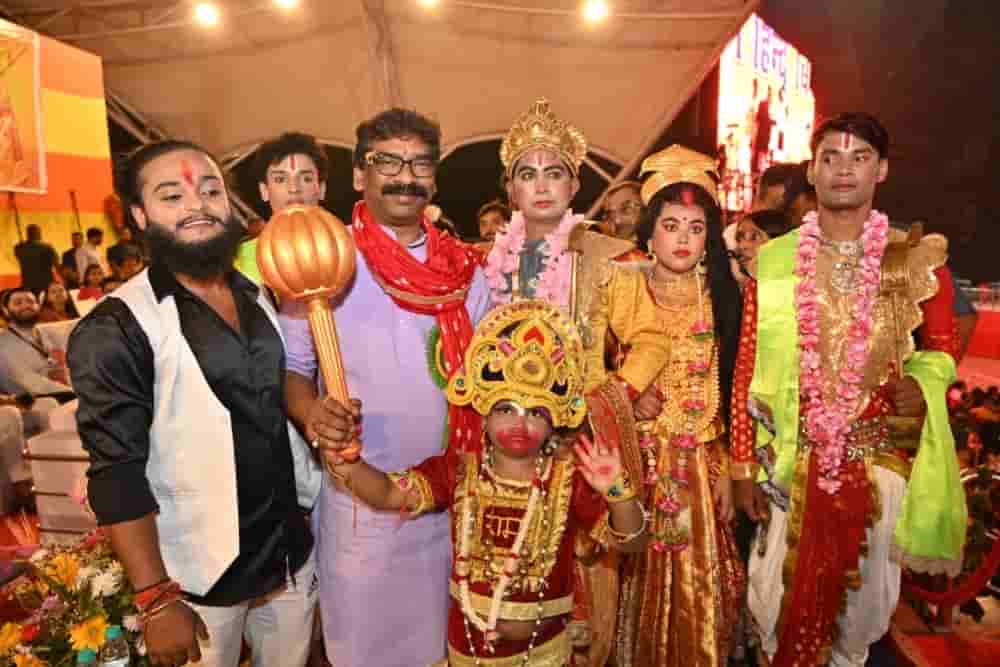 CM Hemant Soren participated in the 'Ravan Dahan' at Morhabadi Ground and Argora Ground