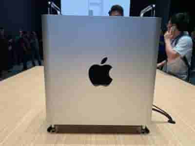 Apple updates Mac to fix faulty video conferencing app
