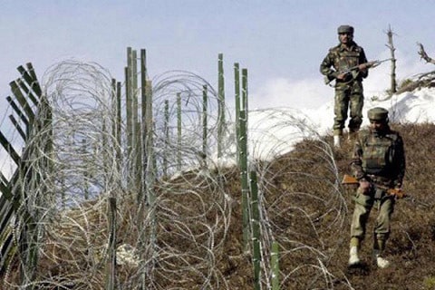 Indian, Pakistan Armies trade fire on LoC
