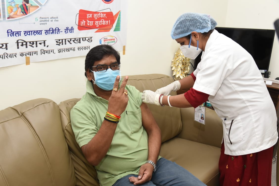 Hemant takes first dose of Coronavirus vaccine, urges people to do same