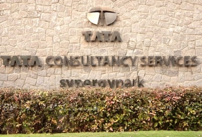 TCS Shares Decline After Announcement of 12,200 Job Cuts