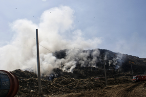 fire-doused-at-ghazipur-landfill-site-political-sparks-fly-ahead-of-delhi-mayor-elections