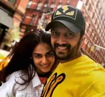 Riteish, Genelia donate Rs.25 lakh for Maharashtra flood relief