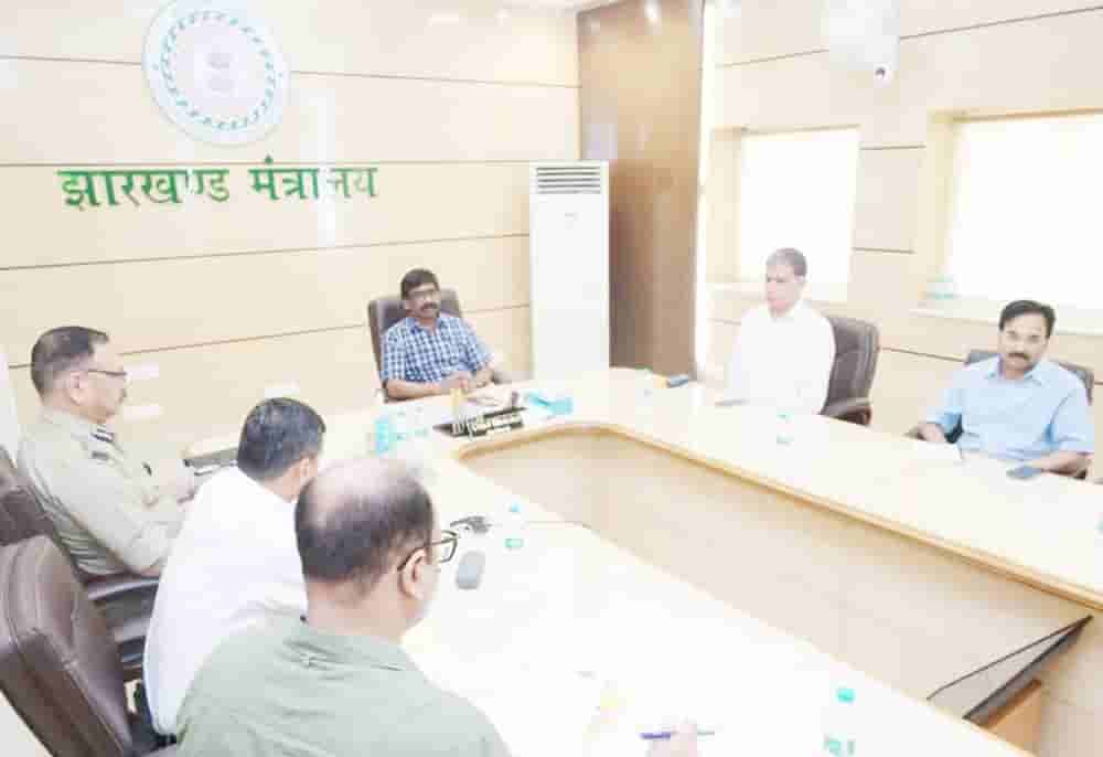 Chief Minister Hemant Soren discussed with senior police officers of the state regarding the current law and order and crime control situation in the state