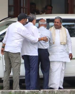 Happy that Siddaramaiah is becoming CM: Mahadevappa