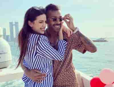 Hardik announces engagement with Serbian actress Natasa